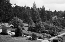 Leikkimökki taitaa olla nykyäänkin lähes samassa paikassa